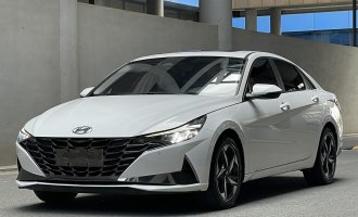 Hyundai Elantra 2021 1.5L CVT LUX Premium Edition  