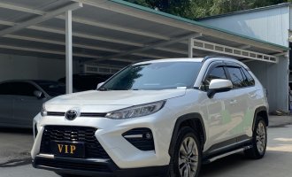 Toyota Wildlander 2021 модельного года, 2,0 л, CVT, полный привод, люкс-версия.