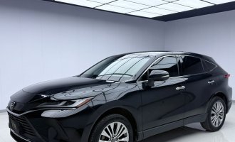 Toyota HARRIER 2022 модельного года, 2,0 л, CVT, передний привод, версия «Премиум»