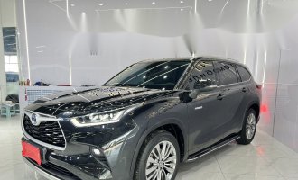 Toyota Highlander 2022 Dual-Hybrid 2.5L 4WD Premium Edition 7-местный