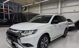  Mitsubishi Motors Outlander 2021 модельный год, рестайлинг, 2,0 л, двухколесный привод, комфортная комплектация, 5 мест