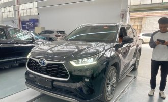 Toyota Highlander  2022 Dual-Hybrid 2.5L 4WD Premium Edition 7-местный