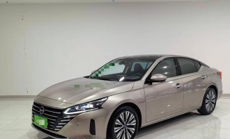 Nissan ALTIMA  Champagne Gold  Модель 2022 года  2.0L XL-Upr Premium Edition