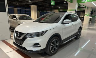 Nissan QASHQAI 2022 года  2,0 л CVT XV Premium Luxury Edition