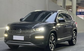 Volkswagen TAYRON  2022 280TSI с двухколесным приводом, версия Luxury Smart Connect