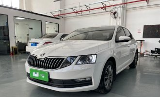 Škoda Octavia  2021 года  1,5 л  Автоматическая коробка передач Comfort Edition
