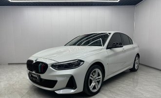 BMW 1 серии  2021 Facelift  120i M Sport Night Edition