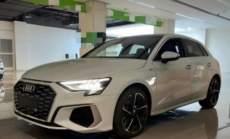 Audi A3  Белый  2022 Sportback 35 TFSI  Спортивный стиль