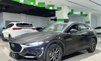 Mazda CX-4  2021 года  2,0 л  Автоматическая коробка передач, передний привод Skyactiv-Explorer Edition