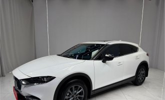 Mazda CX-4, 2021 г. выпуска, 2,0 л, АКПП, передний привод, версия «Sky Exploration»