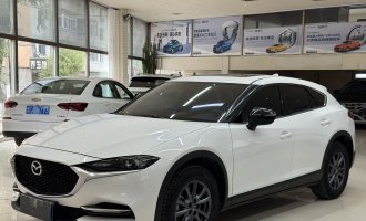 Mazda CX-4  Белый 2021 года выпуска, 2,0 л, АКПП, передний привод, версия «Sky Active»