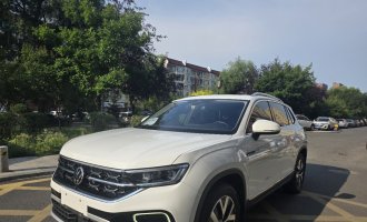 2023 год, модель ТAYRON, белый цвет, премиум-версия PLUS