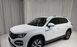 Volkswagen TAYRON белый цвет, 2022 год выпуска, 280TSI, двухтрансмиссия, люксовая версия с интеллектуальной системой связи  