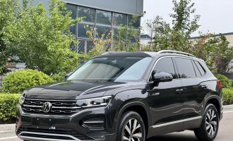 Volkswagen TAYRON 2022, серый, 280TSI Luxury Smart Connect