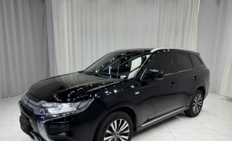 Mitsubishi Outlander, черный, модель 2021, обновленная версия, 2.0L, переднеприводная версия Comfort, 5 мест