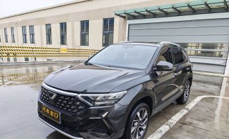 2022 год, модель Jetta VS5, черный цвет, автоматическая версия «Гордость»