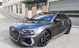 Audi A3 2023 года серый выпуска, модернизированная версия, серый цвет, спортивный стиль