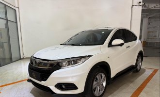 Honda VEZEL, белый цвет, 2020 год выпуска, 1.5L CVT, версия «Элитный»