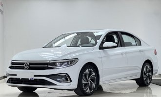 2023 год, Volkswagen BORA, белый цвет, 200TSI DSG, модель SmartPRO (теплые сиденья)