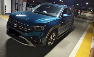 Volkswagen Tayron синий 2023 модельный год 280TSI переднеприводная версия Luxury Plus Advanced