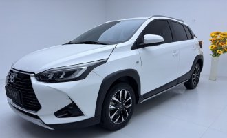 Toyota YARiS L, белый цвет, модель 2022 года, 1.5 CVT, версия «Лидер Плюс» 