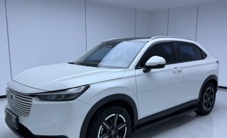 Honda VEZEL, белый цвет, 2023 год выпуска, 1.5L CVT, версия Pioneer