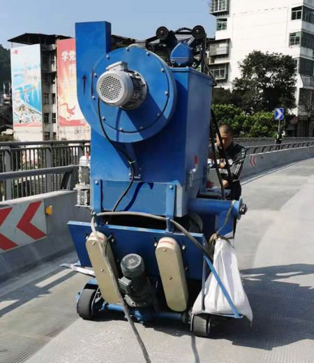 Road/deck shot blasting machine