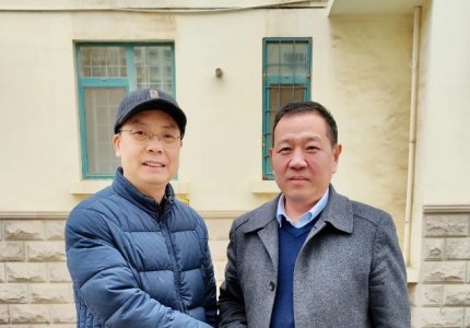 Накануне праздника Весны председатель компании отправился в Шаньдунский технологический университет, чтобы посетить профессора Ли Дэгана, вице-президента компании по науке и технологиям.