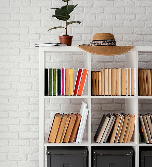 Простая книжная полка в форме девяти квадратов