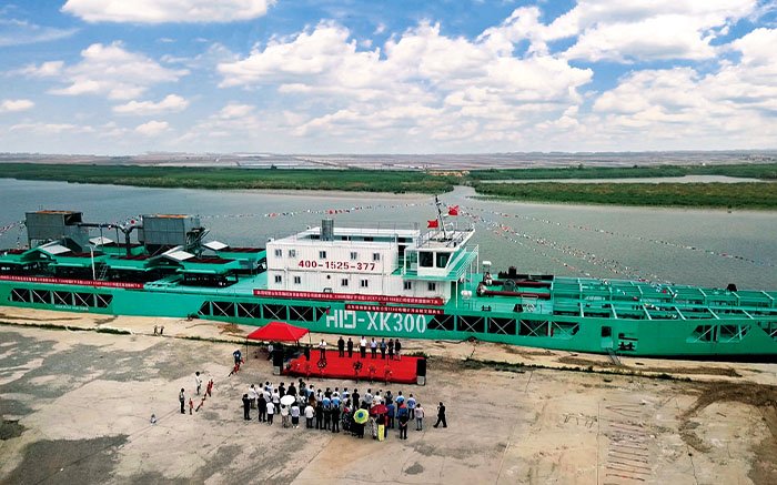 700TH HANDING CAPACITY TIN ORE MINING DREDGER BUILT BY HID SHIPYARD