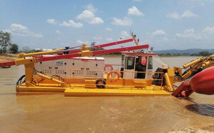 2 New Amphibious Multipurpose Dredgers for Columbia River Silt Extraction