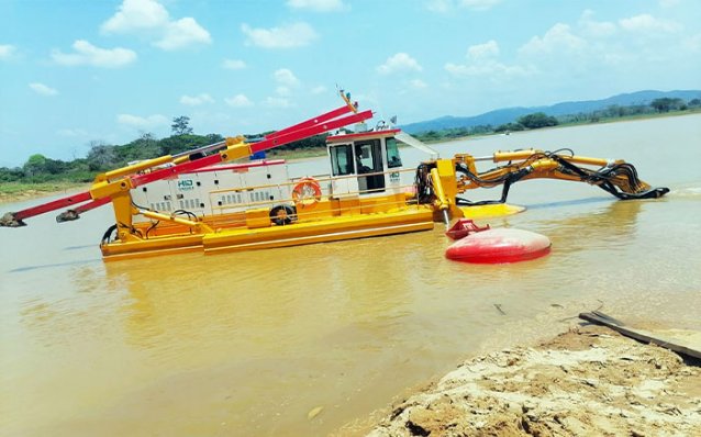 Amphibious Multipurpose Dredger CE300