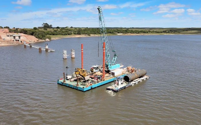 _0001_100T crane barge working for bridge building