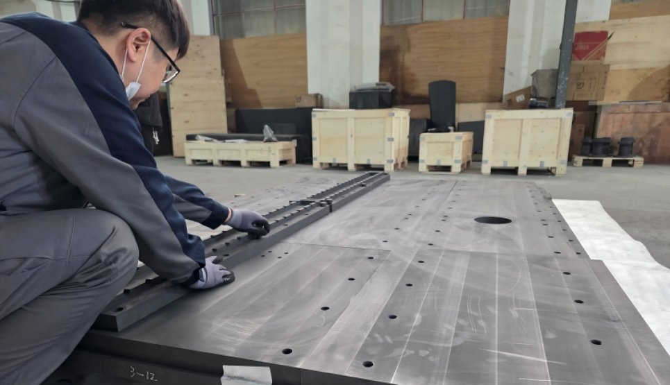 An important client delegation visited our factory