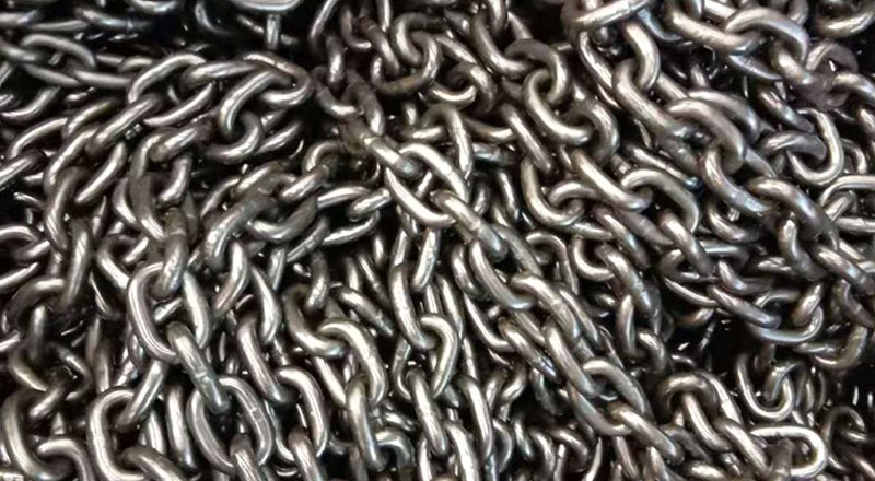 Тщательное обслуживание подъемной цепи — залог продления срока ее службы.