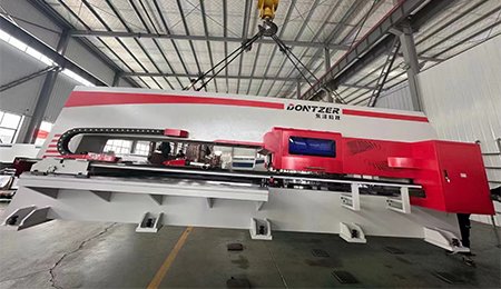 Два револьверных пробивных пресса DES-400 отправлены для удовлетворения растущего спроса