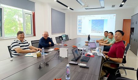 Австралийский клиент посещает завод стальных конструкций в Шаньдуне Чжуопинь