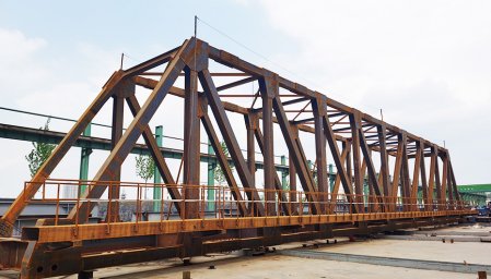 ЧЕРЕЗ ФЕРМОВЫЙ МОСТ