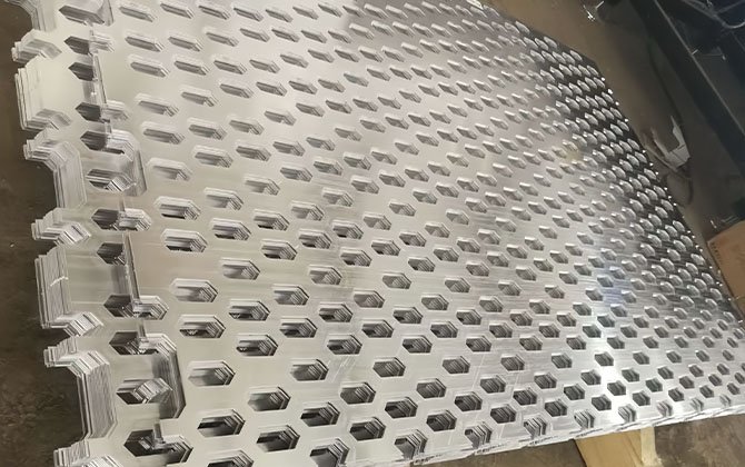 Фасад здания выставочного зала