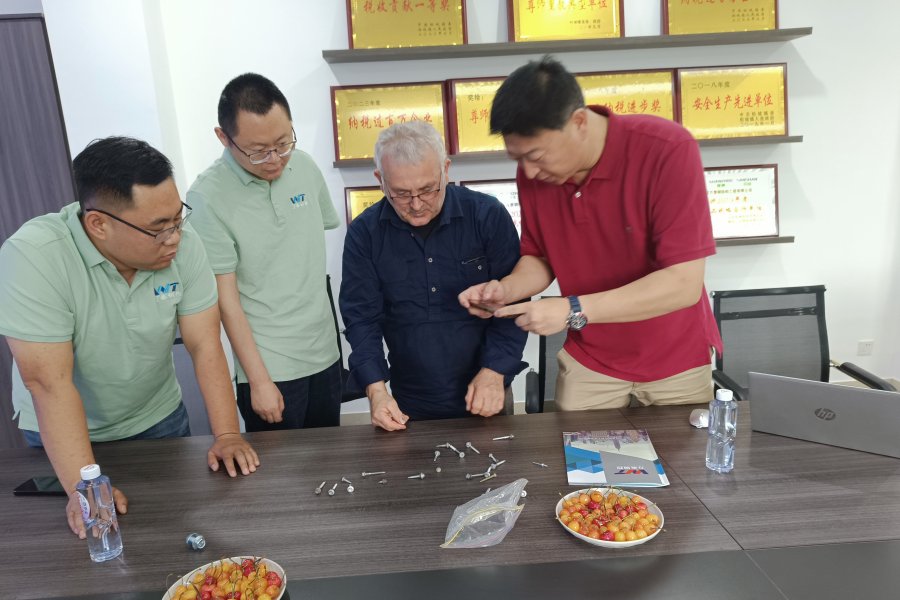 Визит Австралийского Клиента. Сообщите Об Этом В Новостях